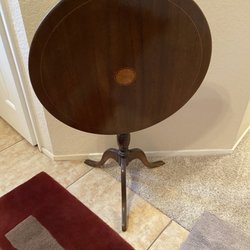 Estate Sale Specialists - Tilt Top Tabletop