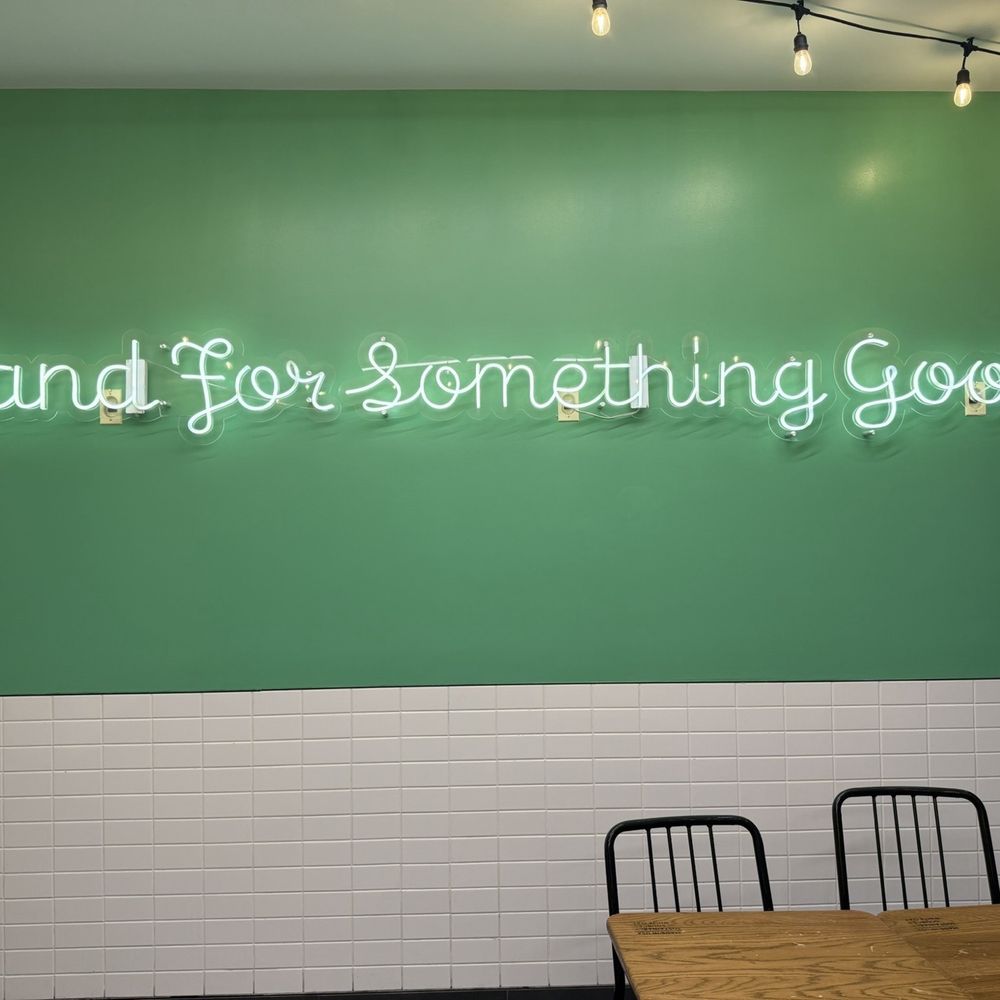 Shake Shack Newport Centre - Burgers Near Me - Jersey City, New Jersey