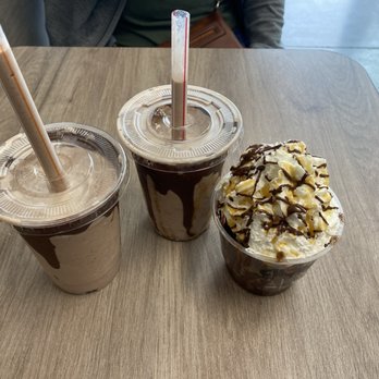 Chocolate Bash - Ferrero Rocher Shake Snickers Shake Brownies Ice Cream Cup - Desserts Near Me - Sacramento, California Chocolate Bash - Ferrero Rocher Shake Snickers Shake Brownies Ice Cream Cup - Desserts Near Me - Sacramento, California