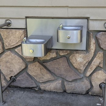 Reservoir Park - Water fountains - Parks Near Me - Signal Hill, California Reservoir Park - Water fountains - Parks Near Me - Signal Hill, California