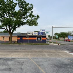 Crossroads Cyclery - View of the shop from 11th Street