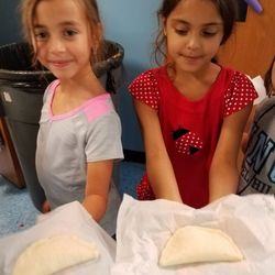 Flip4kids Foreign Language Immersion Program - Flipmade empanadas