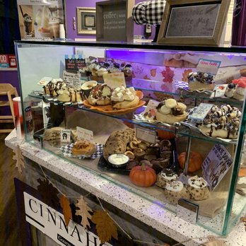 Cinnaholic - Display case - Bakeries Near Me - Boca Raton, Florida