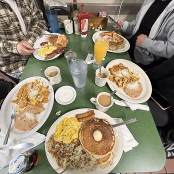 Rosy's Cafe - American Near Me - Hayward, California