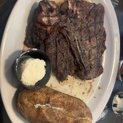 Lucky's Steakhouse - Porter house steak