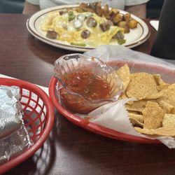 Mexico Lindo Grill - My wife's sausage omelette with country potatoes