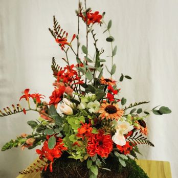 Flora's Flowers - This striking home grown floral arrangement was made for a thank you gift. - Floral Designers Near Me Flora's Flowers - This striking home grown floral arrangement was made for a thank you gift. - Floral Designers Near Me
