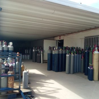 Vern Lewis Welding Supply - Exchanging the welding tank. - Metal Fabricators Near Me - Mesa, Arizona