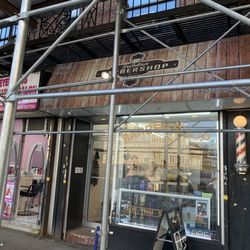 Touchdown Barbershop - Front of the store