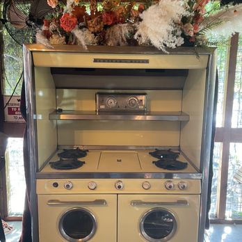 Cafe on 27 - Cool decor - Breakfast & Brunch Near Me - Topanga, California