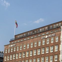 Die Zeit - Flagge zeigen für ein Miteinander ohne Diskriminierung...