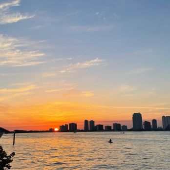 Rusty Pelican - Miami - Sunset View - Seafood Near Me - Key Biscayne, Florida