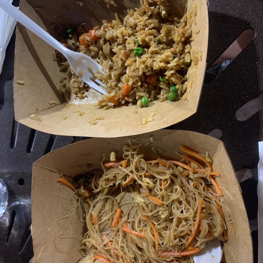 Thai Cook By Joy - Pad see ew and fried rice - Food Trucks Near Me - Cabazon, California Thai Cook By Joy - Pad see ew and fried rice - Food Trucks Near Me - Cabazon, California
