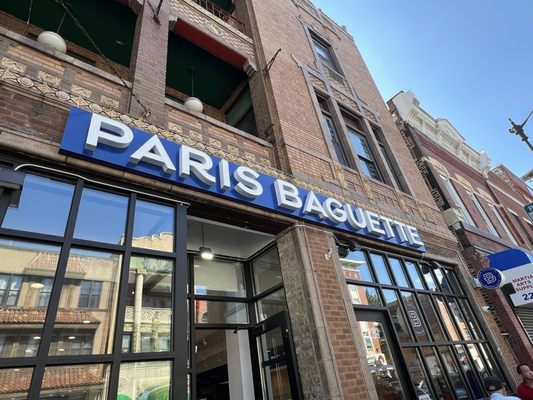 Paris Baguette by null