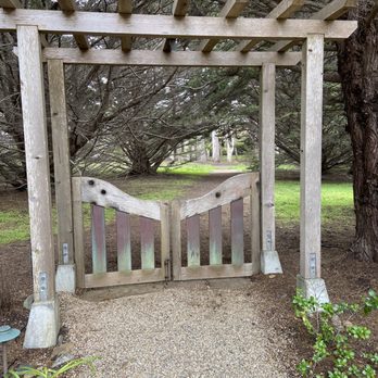 Seal Cove Inn - Gate to walking trail - Hotels Near Me - Moss Beach, California Seal Cove Inn - Gate to walking trail - Hotels Near Me - Moss Beach, California
