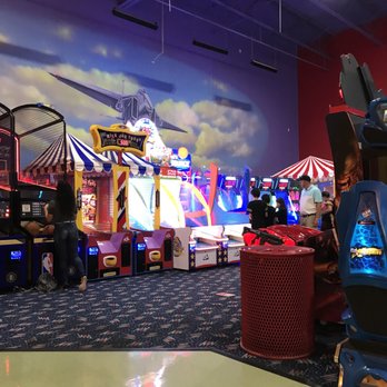 Boondocks Food and Fun - Arcades Near Me - Draper, Utah