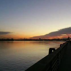 Quais de Bordeaux - Les Quais de bordeaux by night ! Vive les balades nocturnes :)