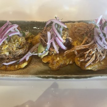 Pisco Y Nazca - Tostones with pulled pork - Gastropubs Near Me - Kendall, Florida Pisco Y Nazca - Tostones with pulled pork - Gastropubs Near Me - Kendall, Florida