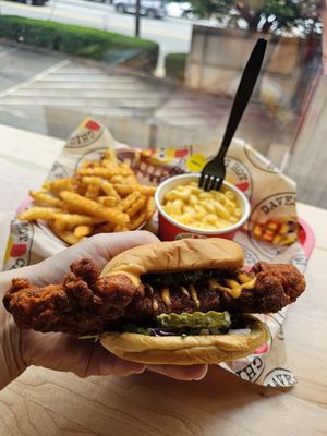 Dave's Hot Chicken by null