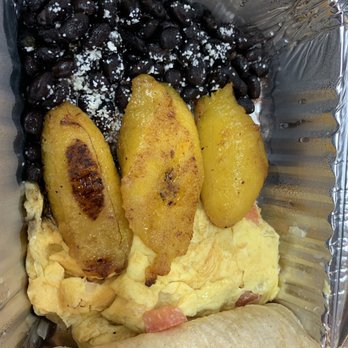 Claudia's - Gust emala Tradicional Plato Breakfast - Bars Near Me - Brooklyn, New York