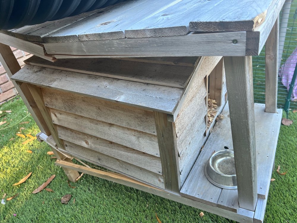 Slide of Chobey's Roofing