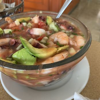 EMES Carnes Y Mariscos - Seafood Near Me - Guadalajara, JAL