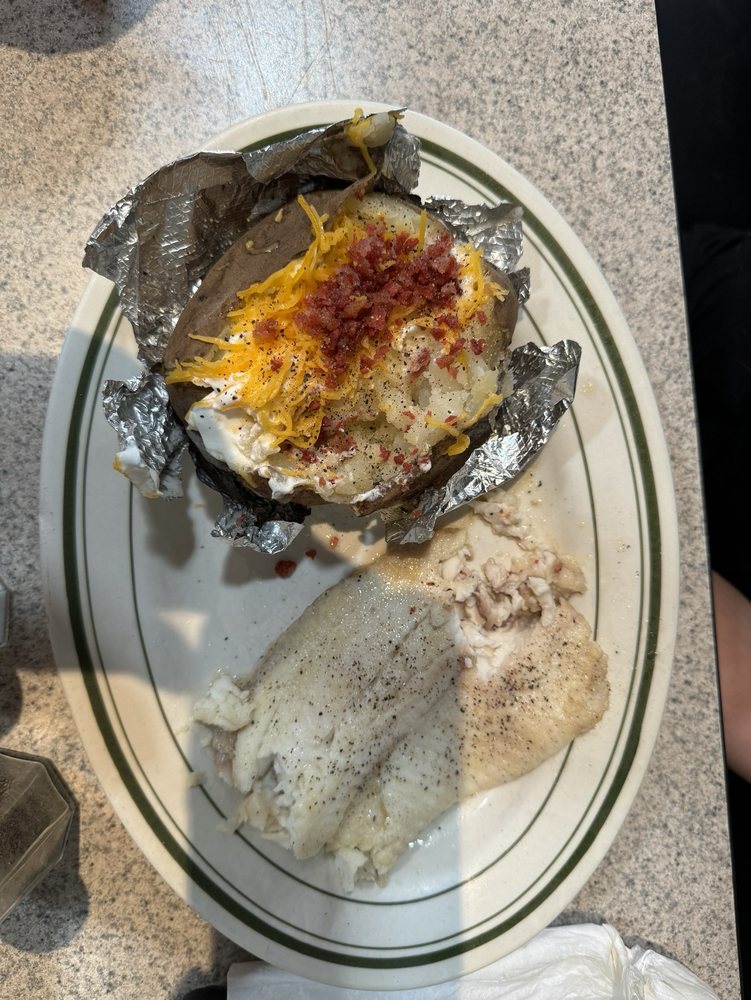 Lake Jackson Seafood Restaurant — Mexican restaurant in Gun Barrel City