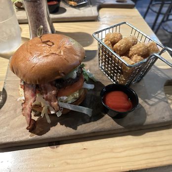 Ten Tavern - Avocado Burger + Tater Tots - American Near Me - Clovis, California