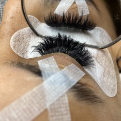 Enhanced Beauty Bar - Wispy Volume Lashes
