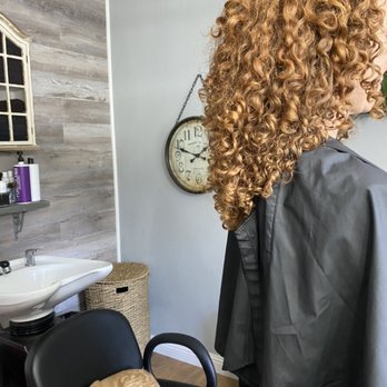 La Chaise Rouge Salon - Specialized curly cut - Hair Salons Near Me - Windsor , California La Chaise Rouge Salon - Specialized curly cut - Hair Salons Near Me - Windsor , California
