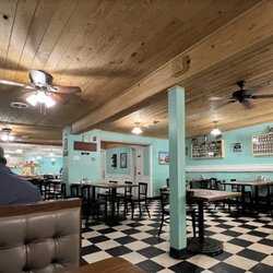 Uncle Louie's Diner