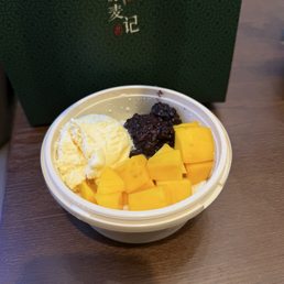 Mango snow black sticky rice Mango snow black sticky rice