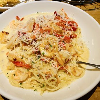 Olive Garden Italian Restaurant - Shrimp Carbonara - Italian Near Me - Temecula, California
