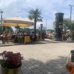 Cafe & Bar Celona - Lazy day on the river