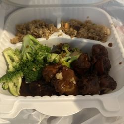 China Kitchen - General Tso chicken w/ white meat