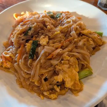 Rustic Barn Restaurant - Chicken Pad Thai - Thai Near Me - Danville, Virginia Rustic Barn Restaurant - Chicken Pad Thai - Thai Near Me - Danville, Virginia