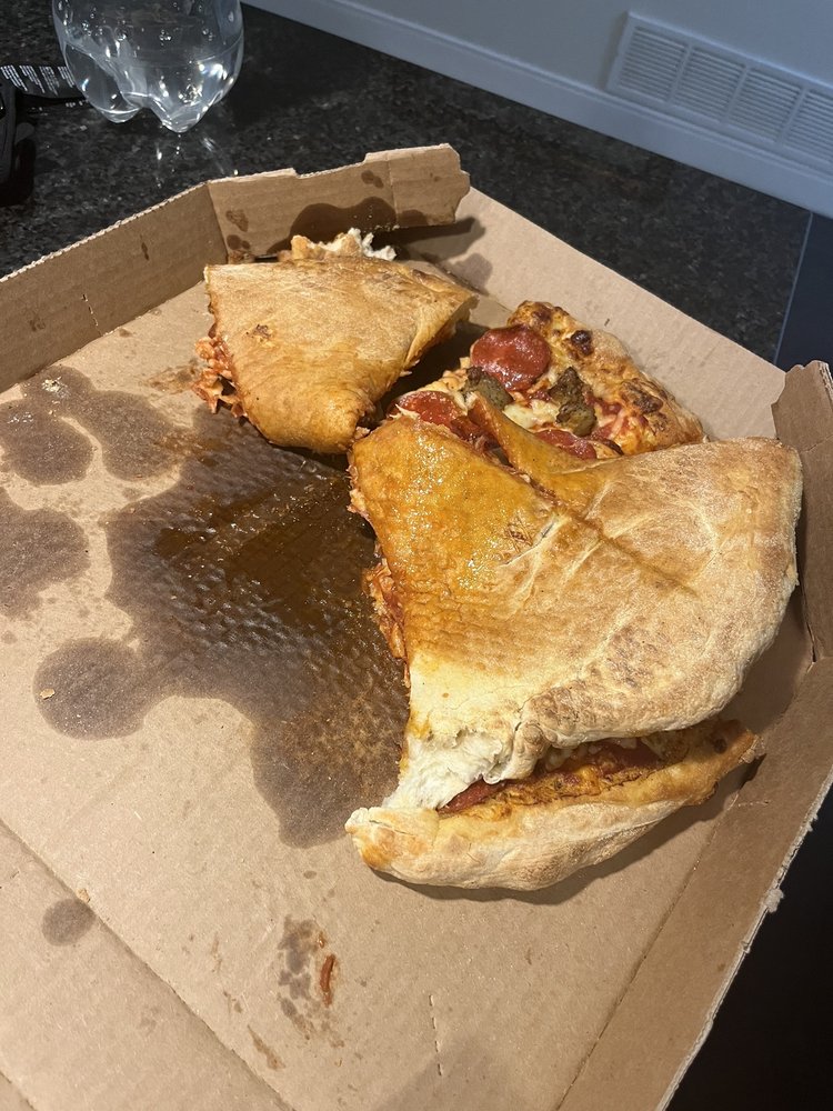 DOMINO’S PIZZA Updated November 2024 22 Photos & 60 Reviews 719 W