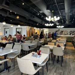 Double Egg Cafe - Cute interior