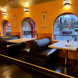 Yuan Su Vegetarian - Window seating