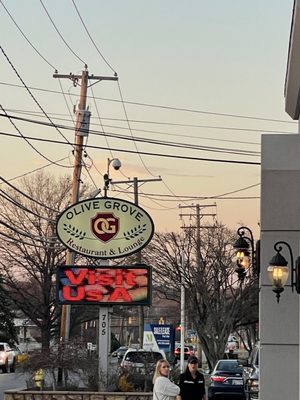 Olive Grove Restaurant & Lounge by null