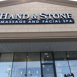 Hand and Stone Bellmore