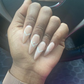 Diamond Nails Spa - Dip Stilleto Nail - Almost a week later. - Nail Salons Near Me - Boston, Massachusetts