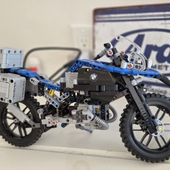 Motorcycle Inn - These folks love motorcycles. This is a Lego motorcycle in the display cage of the front lobby. - Hotels Near Me - Sevierville, Tennessee Motorcycle Inn - These folks love motorcycles. This is a Lego motorcycle in the display cage of the front lobby. - Hotels Near Me - Sevierville, Tennessee