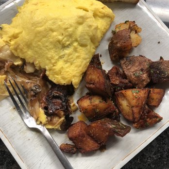 Sam's on Main - Brie, mushroom and bacon omelette with country potatoes!! - Mediterranean Near Me - Grayson, Georgia