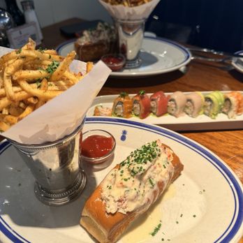 Hudson House - American Near Me - Dallas, Texas
