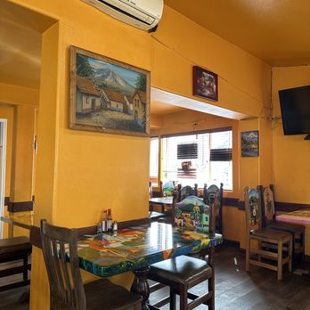 Delicias Alvarez - Dinning area - Mexican Near Me - Clearlake, California Delicias Alvarez - Dinning area - Mexican Near Me - Clearlake, California
