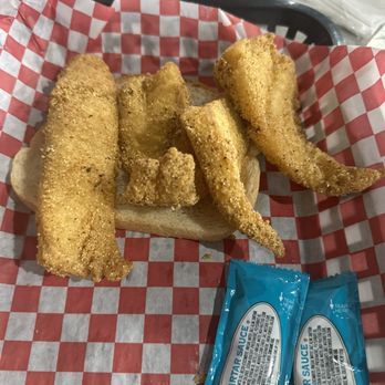 Big Fish Bar and Grill - Orange roughy - Seafood Near Me - Kansas City, Kansas