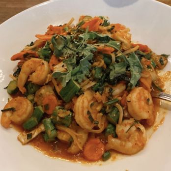 Yard House - Shrimp & Chicken Pad Thai - New American Near Me - New York, New York Yard House - Shrimp & Chicken Pad Thai - New American Near Me - New York, New York