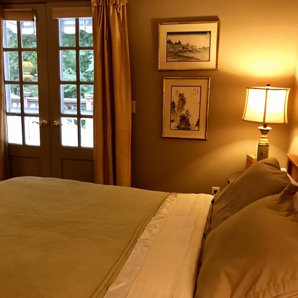 Journey Inn Bed & Breakfast - Our beautiful respite for the weekend. - Bed & Breakfast Near Me - Hyde Park, New York Journey Inn Bed & Breakfast - Our beautiful respite for the weekend. - Bed & Breakfast Near Me - Hyde Park, New York
