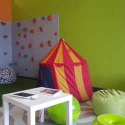 Alden Bridge Pediatric Dentistry - Waiting area.
